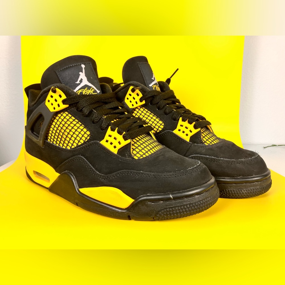 Jordan 4 Thunder 8.5 M